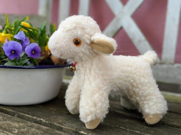 Kuscheltier Handpuppe Schäfchen Schaf stehend mit Glöckchen Plüschtier