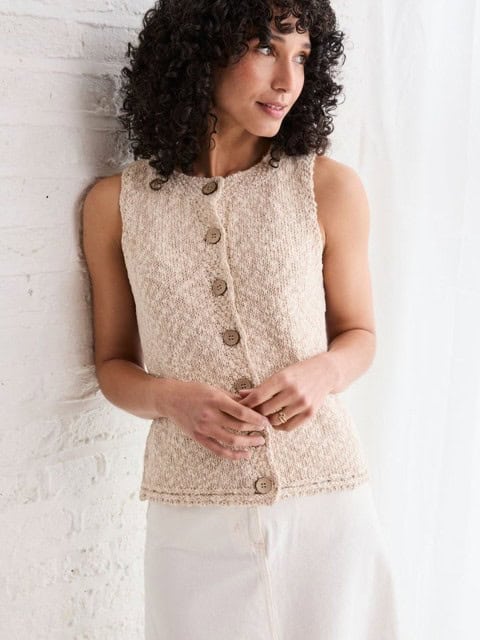 Leichtes Damen Stricktop mit Knöpfen aus Baumwolle und Leinen Leichtes Damen Stricktop mit Knöpfen aus Baumwolle und Leinen
