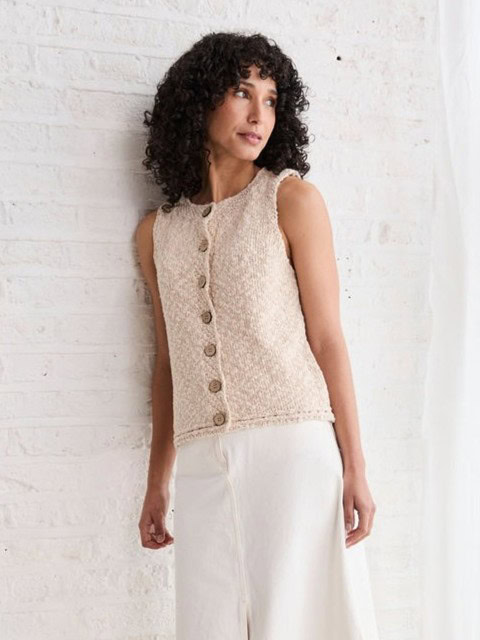 Leichtes Damen Stricktop mit Knöpfen aus Baumwolle und Leinen Leichtes Damen Stricktop mit Knöpfen aus Baumwolle und Leinen