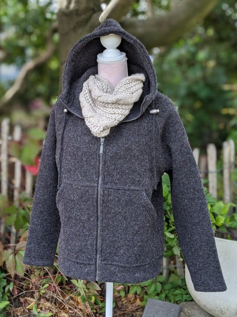 Kapuzenjacke Anthrazit aus Wolle Kapuzenjacke Anthrazit aus Wolle