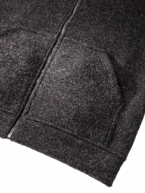 Kapuzenjacke Anthrazit aus Wolle Tasche und Reißverschluss Kapuzenjacke Anthrazit aus Wolle Tasche und Reißverschluss
