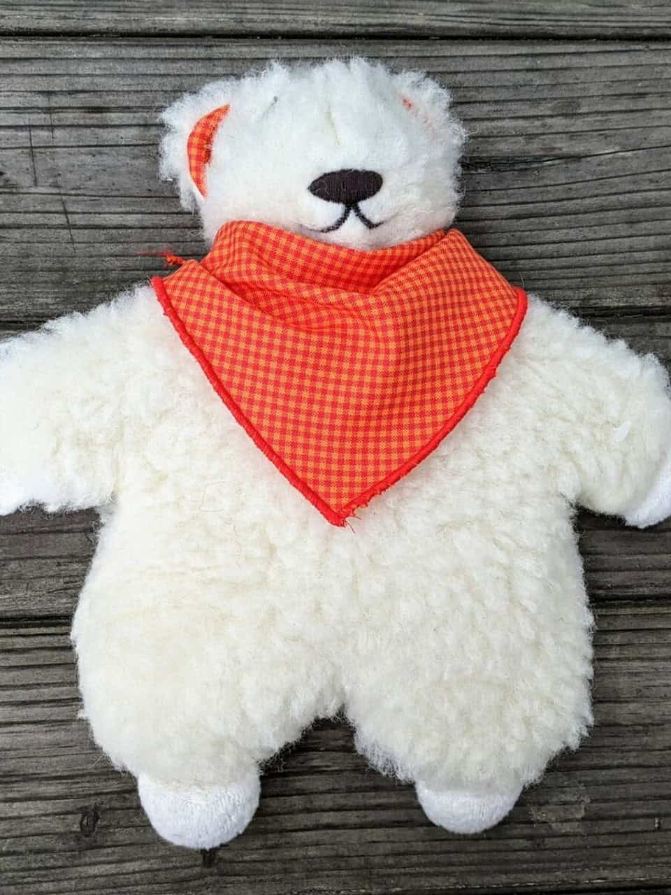 Kirschkernkissen Bär Egon aus Wolle Kirschkernkissen Bär Egon aus Wolle