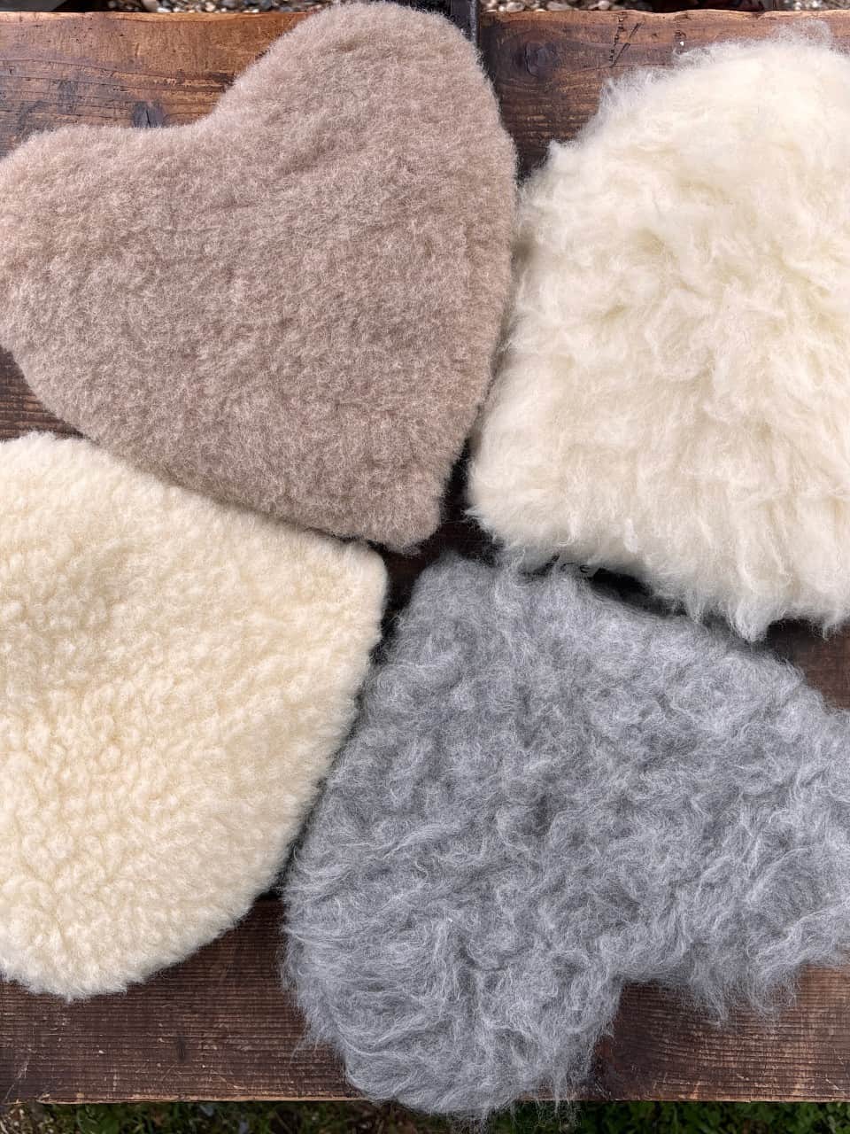 Kirschkernkissen Herz aus Wolle Variantenbild Kirschkernkissen Herz aus Wolle Variantenbild