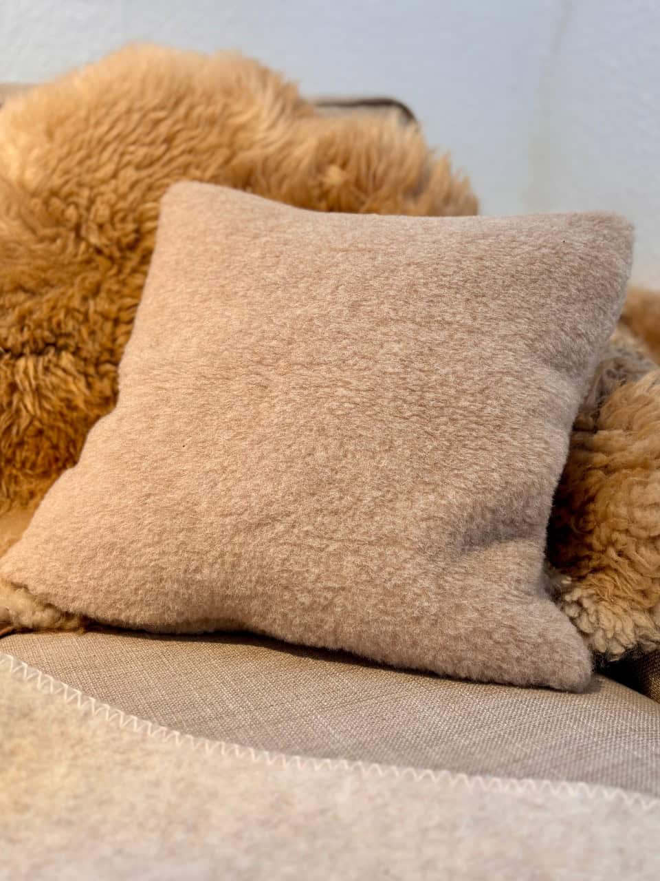 Kissenbezug aus Wolle teddy camel 40x40cm Kissenbezug aus Wolle teddy camel 40x40cm
