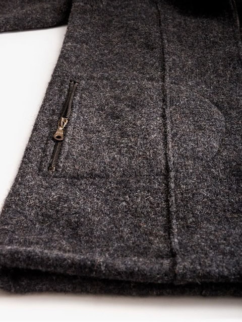 Kurzer Mantel Anthrazit aus Wolle Tasche mit Reißverschluss Kurzer Mantel Anthrazit aus Wolle Tasche mit Reißverschluss