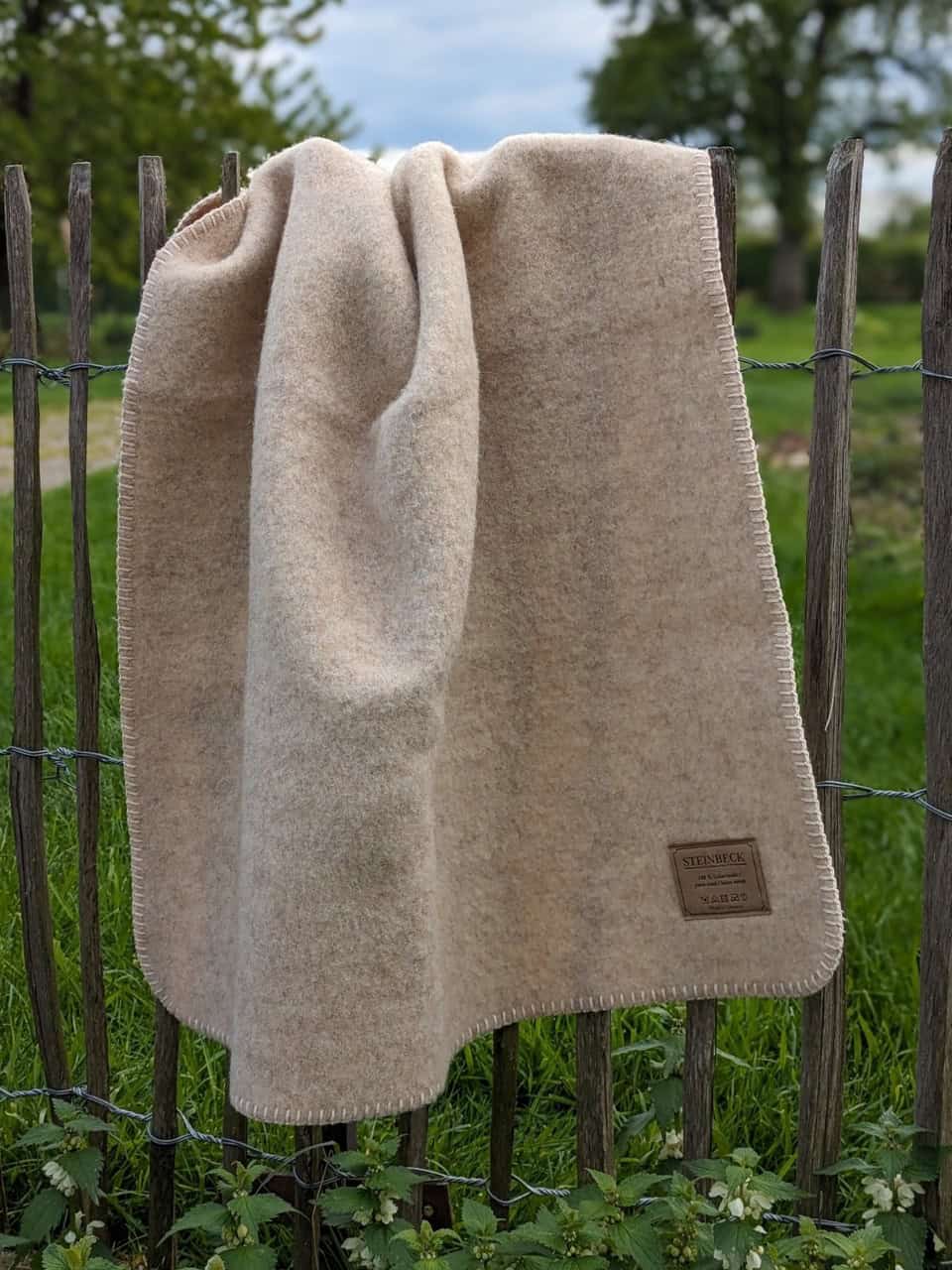 Kuscheldecke aus Wolle klein Kuscheldecke aus Wolle klein