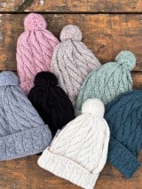 Damenmütze aus Merinowolle mit Bommel Variantenbild