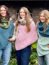 Poncho aus Merinowolle Gruppenbild