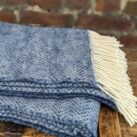 Wolldecke mit Fischgrätmuster navy hellgrau