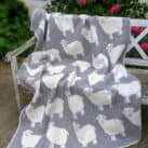 Wolldecke mit Schafmotiv grau natur